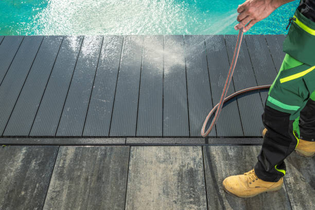 Best Garage Pressure Washing  in Markesan, WI